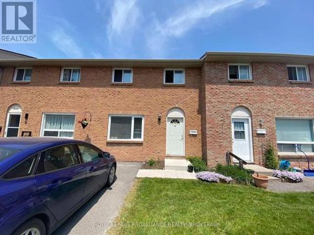15 Rosemund Crescent, Kingston West Of Sir John A. Blvd, ON, K7M 6Y8 townhouse for sale | Listing ID X13420 | Royal LePage