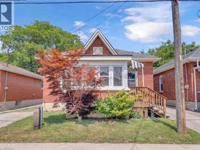15 Salisbury Avenue, Brantford, ON, N3S 1M6 house for sale | Listing ID 40850 | Royal LePage