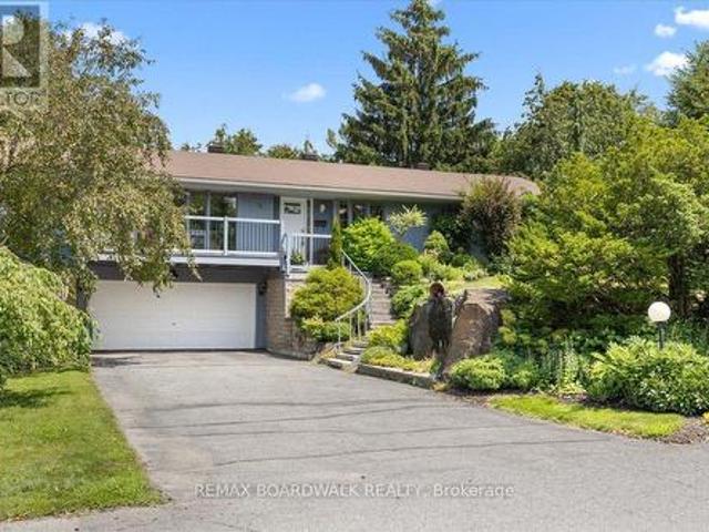 15 Selwyn Crescent, Ottawa, ON, K2K 1N9 house for sale | Listing ID X13546 | Royal LePage