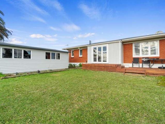 15 Sheridan Street, Silverdale, Hamilton City