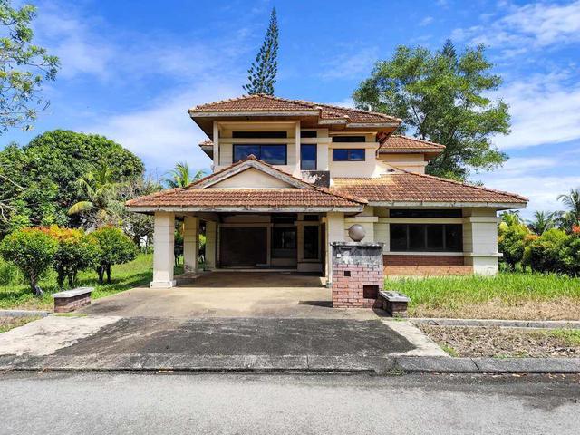 15 Storey Bungalow in Bukit Merah Laketown