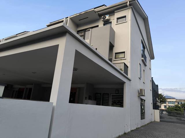 15 STOREY TOWNHOUSE at Taman Daya Maju BM Renovated GUARDED Worth BUY