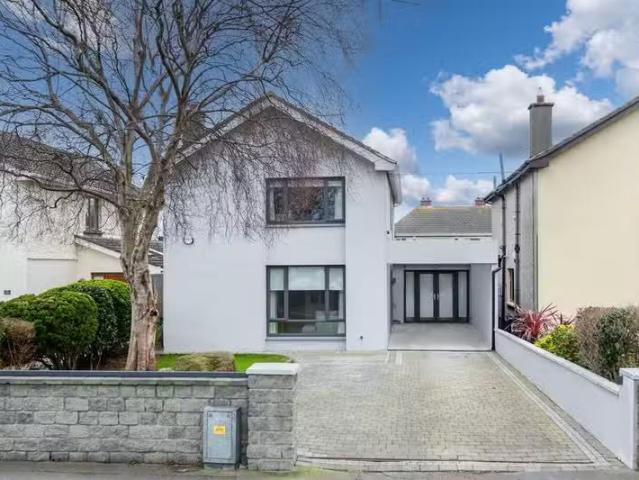 15 Strand Road, Portmarnock, Co. Dublin, D13RW93 is for sale