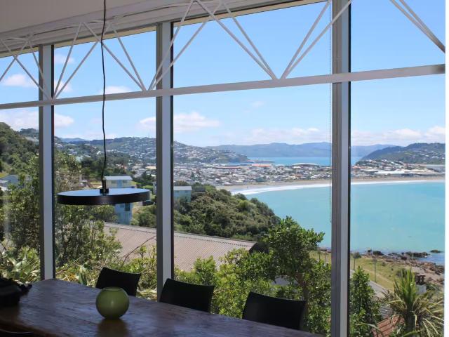 15B Hungerford Road, Lyall Bay