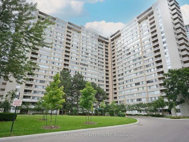 1604 3 Kaneff Crescent W, Mississauga, ON, L5A 3X3 condo for sale | Listing ID W12880 | Royal LePage