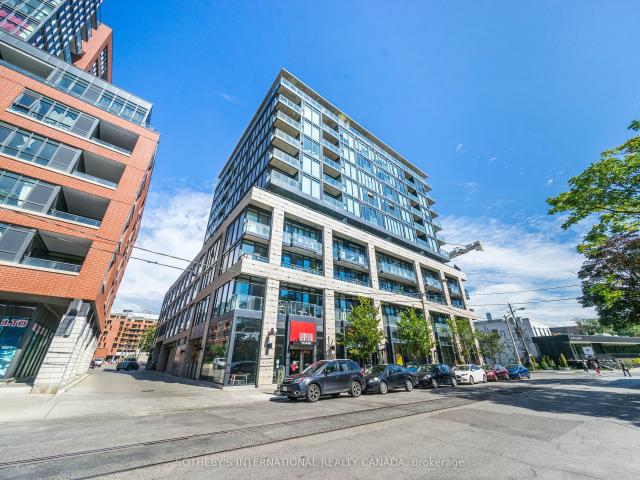 1605 1 Queen Street W