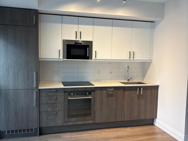 1605 77 Mutual Street, Toronto | Leased, C12611 | Condos. Ca
