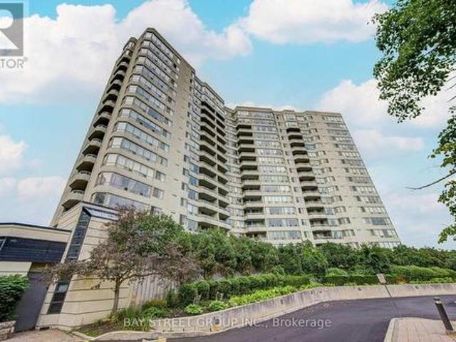 1607 Alton Towers Circle, Toronto, ON, M1V 4X8 condo for sale | Listing ID E13696 | Royal LePage