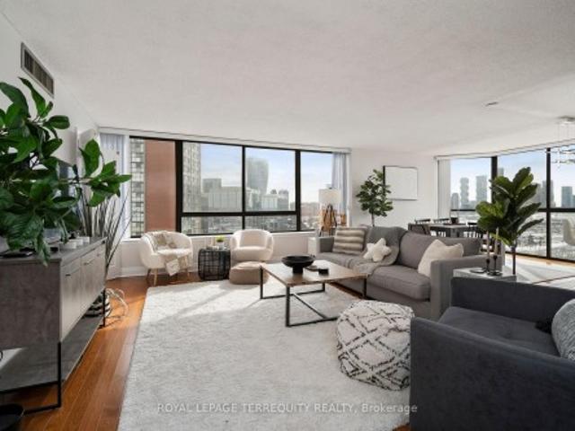 1607 4 Sherwoodtowne Boulevard, Mississauga, ON, L4Z 1W3 condo for sale | Listing ID W13492 | Royal LePage
