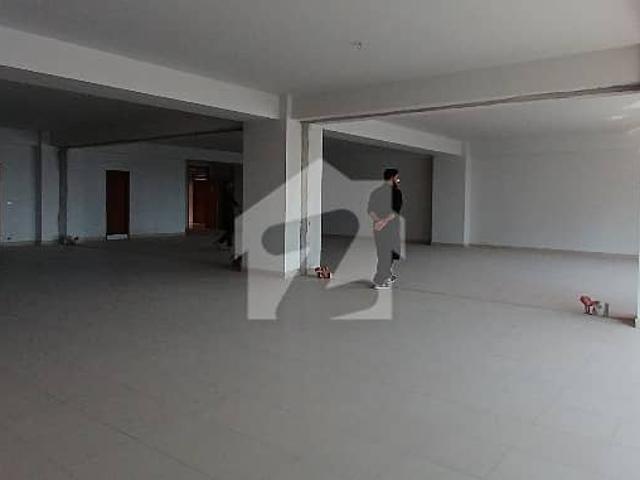 1608 Sqfts Office Available For Rent