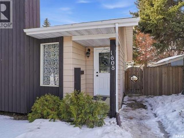 1608 Vickies Avenue, Saskatoon, SK, S7N 2P3 house for sale | Listing ID SK041573 | Royal LePage