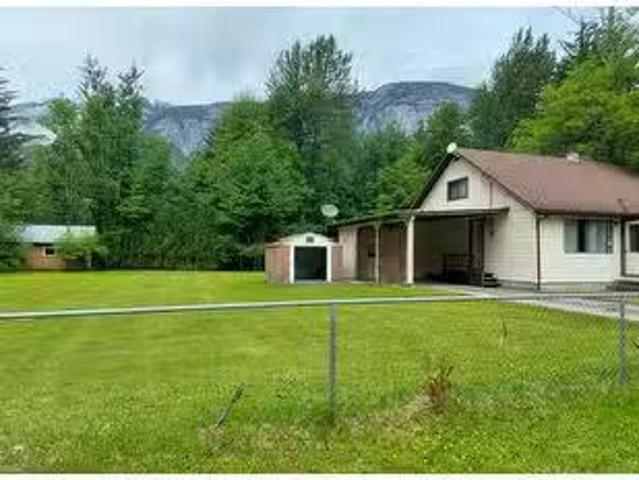1600 Mackenzie 20 Highway, Hagensborg, BC, V0T 1H0 house for.