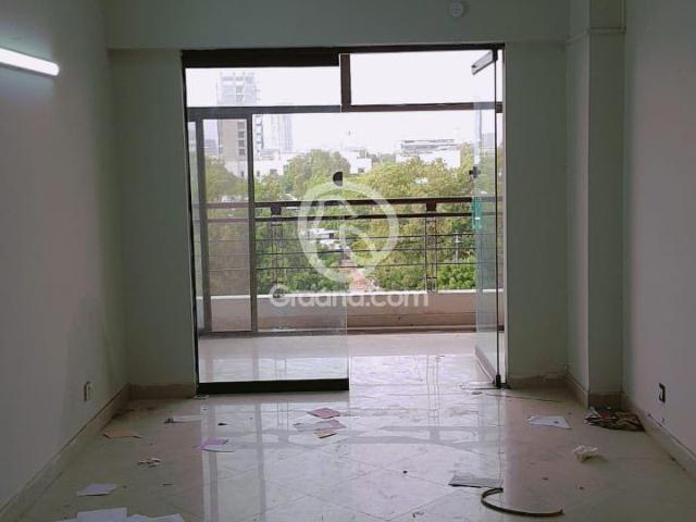 1600 Ft² Flat for Rent