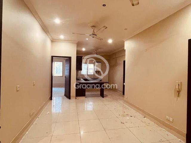 1600 Ft² Flat for Rent