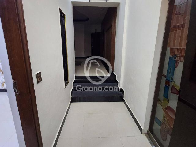 1600 Ft² Lower portion for Sale