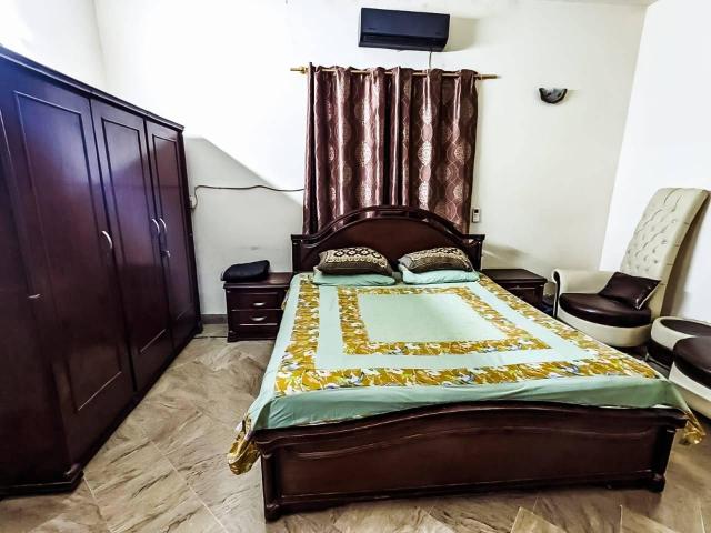 1600 Sq. Ft. Flat for sale