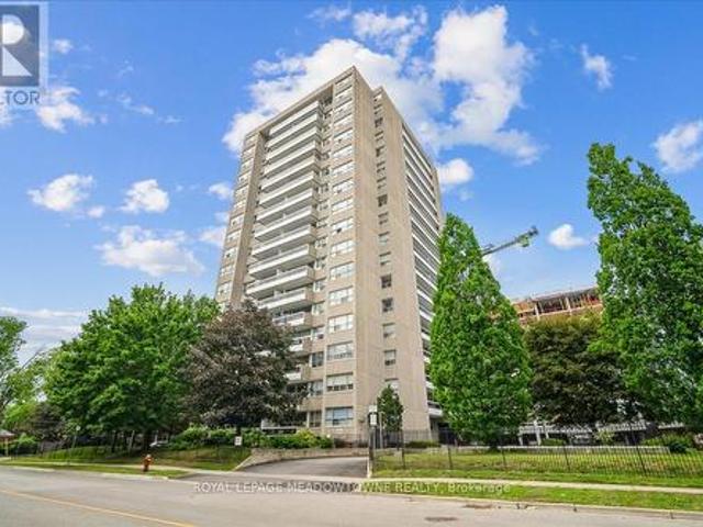 1601 2 Marine Drive, Oakville, ON, L6L 5K1 condo for sale | Listing ID W13445 | Royal LePage