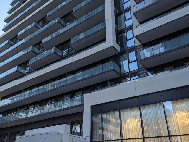1601 95 Oneida Crescent, Richmond Hill | 1+1Beds/2Bath, Condo, $2,430/mo | Condos. Ca