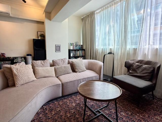 160 Bedok South Avenue 3 HDB Apartment For Sale, $1,250,000, 4 Bed 3 Bath 1,571 sqft $796.00 psf