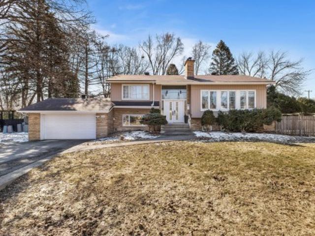 160 Hampshire Road, Beaconsfield, QC, H9W 3N3 house for sale | Listing ID 13444 | Royal LePage