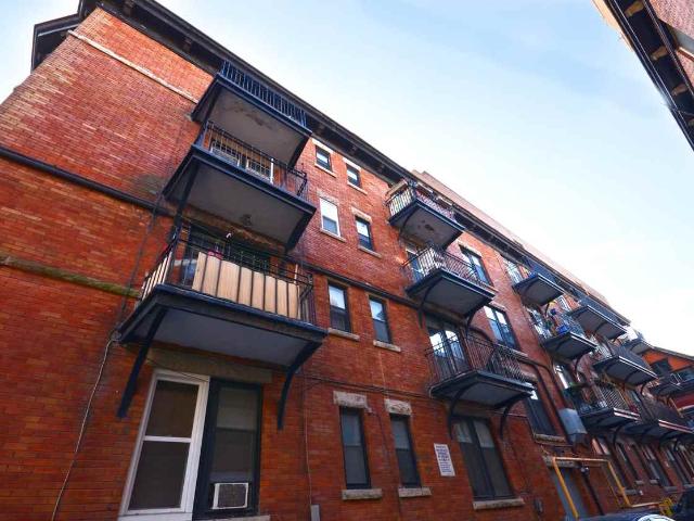 160 Huron Street Studio Apartment for Rent at 160 Huron St, Toronto, ON M5T 2B5 Grange Park