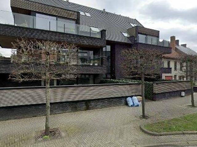 160 m2 apartment for rent in Evergem