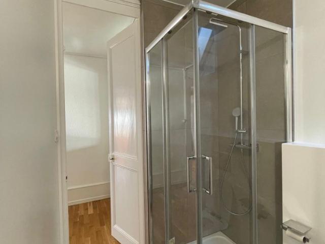 160 m²