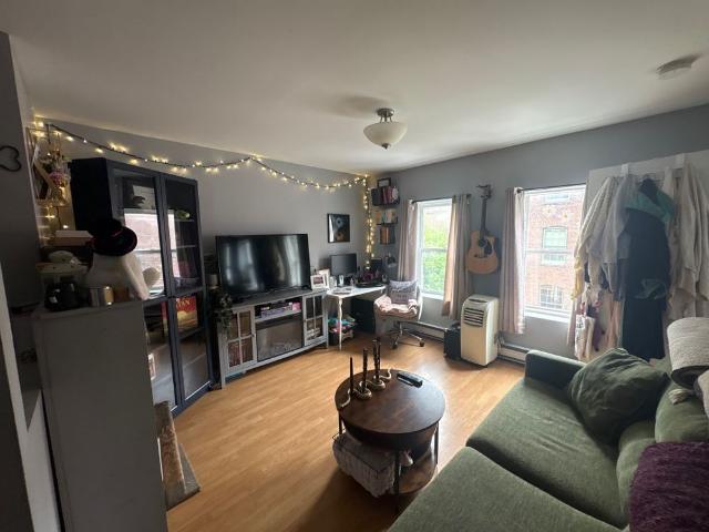 160 Prince William Suite 10