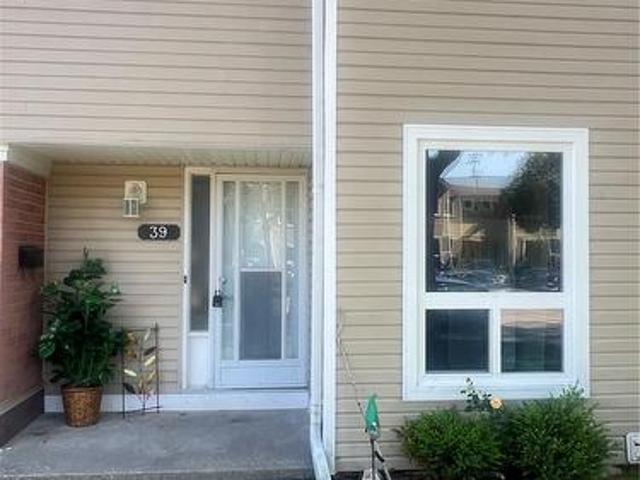 160 Rittenhouse Road Unit# 39, Kitchener, ON, N2E 3M4 townhouse for lease | Listing ID 40852 | Royal LePage