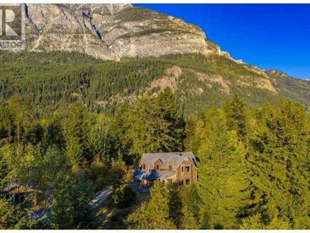 1615 Campbell Road, Golden, BC, V0A 1H7 house for sale | Listing ID 10395 | Royal LePage