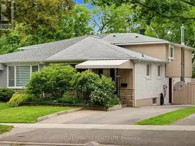 1612 Wavell Crescent, Mississauga, ON, L4X 1X1 house for sal.