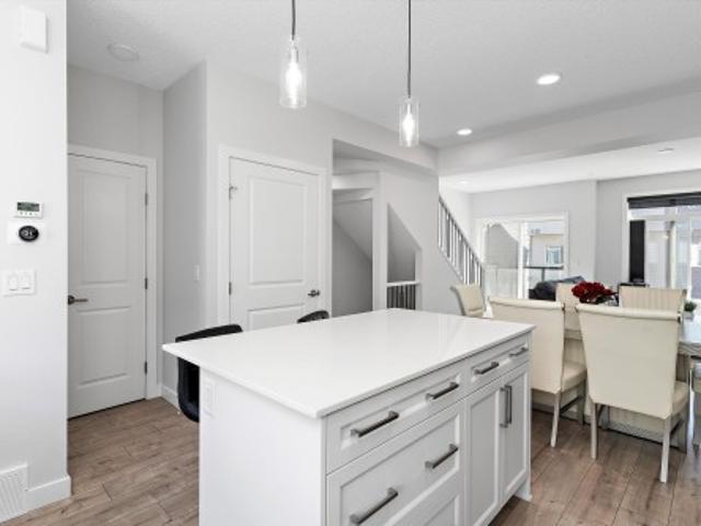 161 804 Welsh Drive, Edmonton, AB, T6X 1Y8 townhouse for sale | Listing ID E4442 | Royal LePage