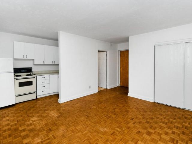 161 Somerset St. West 18