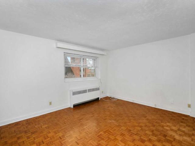 161 Somerset Street West Studio Apartment for Rent at 161 Somerset St W, Ottawa, ON K2P 0H7 Centretown