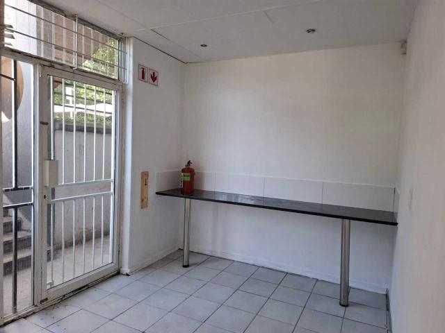161m² SPACE AVAILABLE, CAN BE USED FOR MULTIPLE BUSINESSES