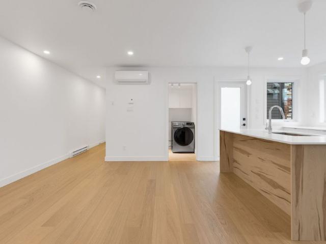 1629 Av. Bourbonnière, Montréal Mercier, QC H1W