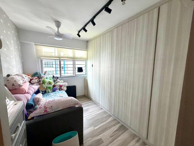 162A Rivervale Crescent HDB Apartment For Sale, $700,000, 3 Bed 2 Bath 1,216 sqft $576.00 psf
