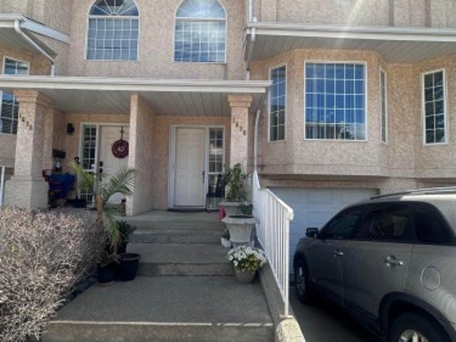 1636 Jamha Road, Edmonton, AB, T6L 6V7 townhouse for sale | Listing ID E4487 | Royal LePage