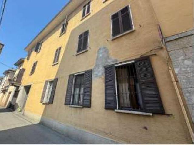 163/2024 1 NO Appartamento all'asta in via Giardini 4