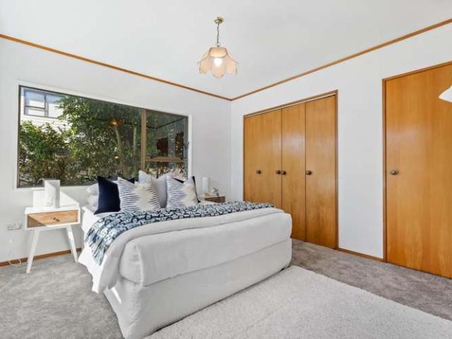 1/63 Churchill Road, Murrays Bay, North Shore City