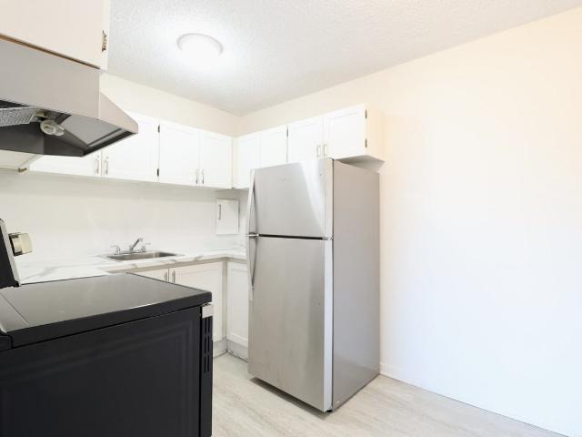 163 MacLaren St Studio Apartment for Rent at 163 Maclaren St, Ottawa, ON K2P 0K8 Centretown