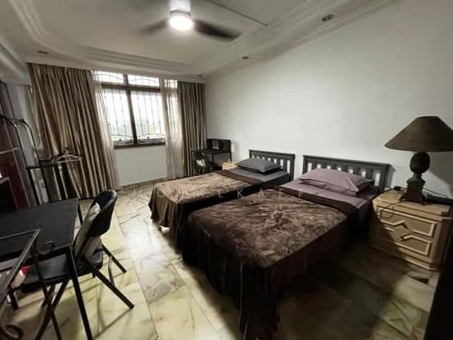 163 Yung Ping Road HDB Apartment Room Rental, $1,400, 1 Bed 1 Bath 900 sqft $1.56 psf