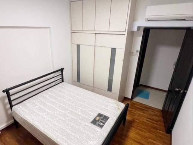 163B Punggol Central HDB Apartment Room Rental, $850, 1 Bed 2 Bath 1,184 sqft $0.72 psf
