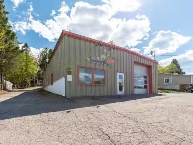 1641 Rue Principale, Sainte Agathe Des Monts, QC, J8C 1M1 co.