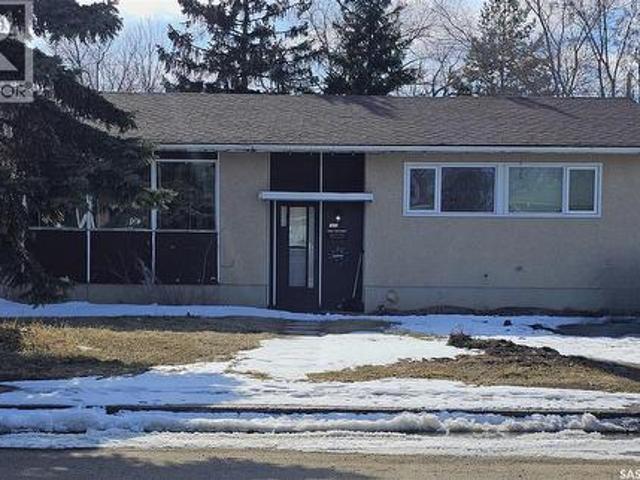 1641 Rd Street, North Battleford, SK, S9A 1L6 house for sale | Listing ID SK034239 | Royal LePage
