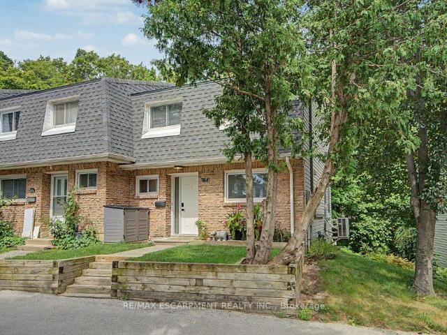 164 2050 Upper Middle Road, Burlington | 3Beds/2Bath, Townhouse, $559,000 | Condos. Ca
