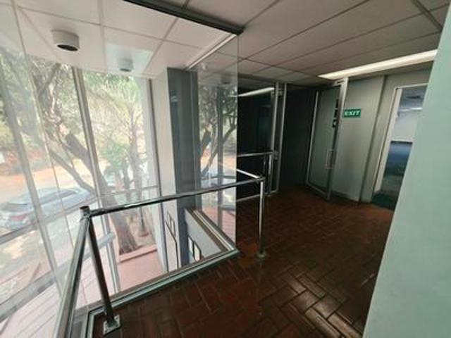 164m2 office to let in menlo park