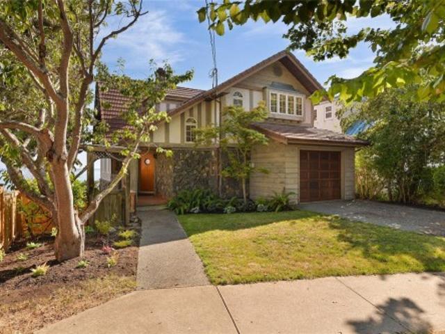1659 Hollywood Cres, Victoria, BC, V8S 1J1 house for sale | Listing ID 1004 | Royal LePage
