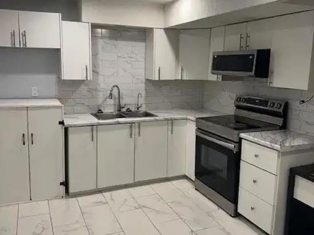 165 BECHTEL STREET W