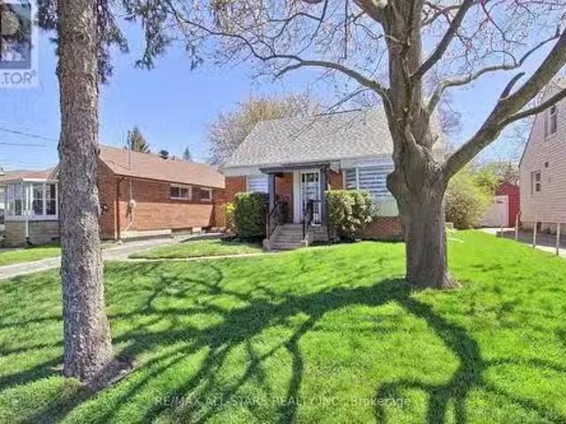 165 Ellesmere Road, Toronto, ON, M1R 4C7 house for sale Lis.